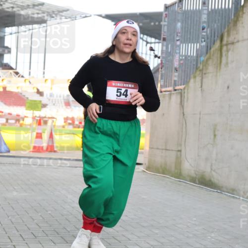 08.12.2024 - St. Pauli X-Mass-Run No. 14 H.Heesch http://msf.ph/oto/7498740 08.12.2024 10:09:04 Ziel 23, 54, 136, 292, 301, 436, 449, 451, 731, 1167, 1183, 1310, 1952, 1961, 2753, 54 meine-sportfotos.de
