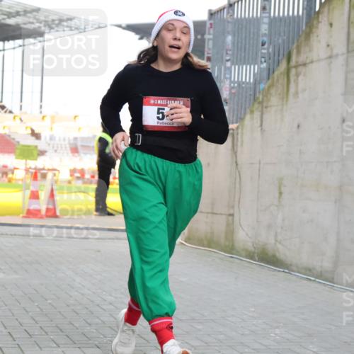 08.12.2024 - St. Pauli X-Mass-Run No. 14 H.Heesch http://msf.ph/oto/7498755 08.12.2024 10:09:04 Ziel 23, 54, 136, 292, 301, 436, 449, 451, 731, 1167, 1183, 1310, 1952, 1961, 2753, 54 meine-sportfotos.de