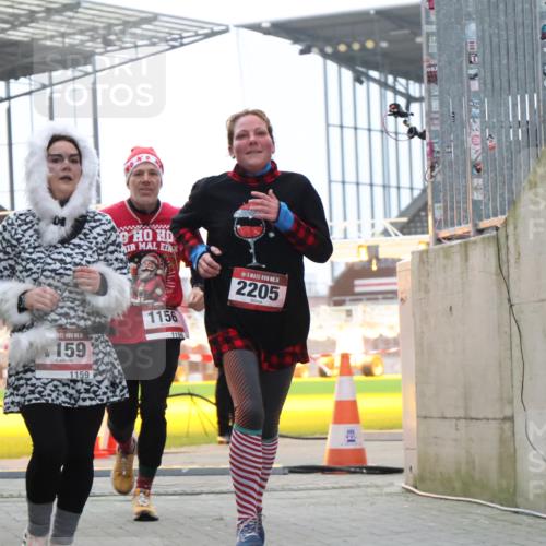 08.12.2024 - St. Pauli X-Mass-Run No. 14 H.Heesch http://msf.ph/oto/7498868 08.12.2024 10:09:15 Ziel 54, 136, 930, 2205, 325, 930, 1156, 1159, 2205 meine-sportfotos.de