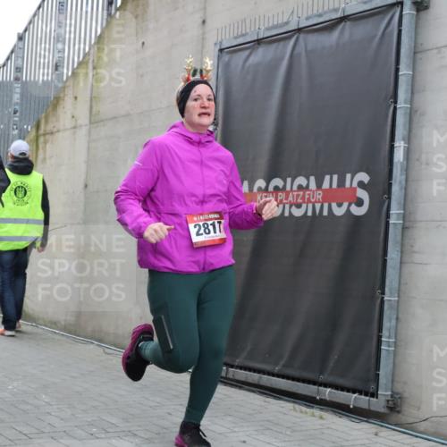 08.12.2024 - St. Pauli X-Mass-Run No. 14 H.Heesch http://msf.ph/oto/7498877 08.12.2024 10:02:20 Ziel 86, 1751, 2302, 2361, 2362, 2817, 2826, 3093, 1784, 2817, 2965, 3304 meine-sportfotos.de