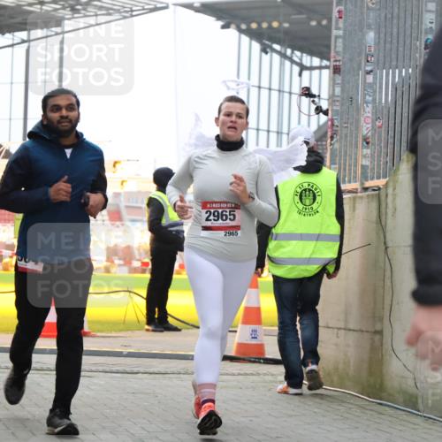 08.12.2024 - St. Pauli X-Mass-Run No. 14 H.Heesch http://msf.ph/oto/7498917 08.12.2024 10:02:22 Ziel 86, 2302, 2361, 2362, 2817, 2826, 2965, 3093, 1784, 2780, 2965, 3304 meine-sportfotos.de