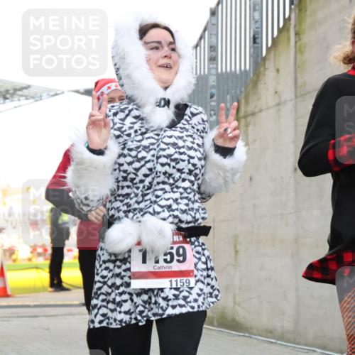 08.12.2024 - St. Pauli X-Mass-Run No. 14 H.Heesch http://msf.ph/oto/7498949 08.12.2024 10:09:17 Ziel 54, 930, 1159, 2205, 325, 930, 1156, 1159, 2205 meine-sportfotos.de