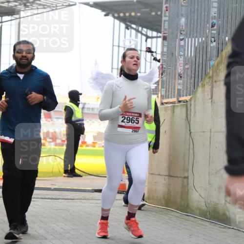 08.12.2024 - St. Pauli X-Mass-Run No. 14 H.Heesch http://msf.ph/oto/7498950 08.12.2024 10:02:22 Ziel 86, 2302, 2361, 2362, 2817, 2826, 2965, 3093, 1784, 2780, 2965, 3304 meine-sportfotos.de