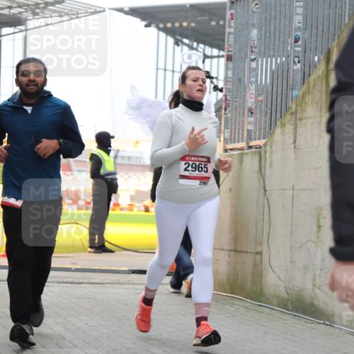 08.12.2024 - St. Pauli X-Mass-Run No. 14 H.Heesch http://msf.ph/oto/7498958 08.12.2024 10:02:22 Ziel 86, 2302, 2361, 2362, 2817, 2826, 2965, 3093, 1784, 2780, 2965, 3304 meine-sportfotos.de