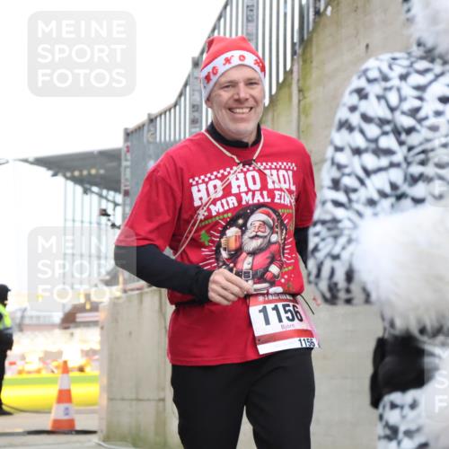 08.12.2024 - St. Pauli X-Mass-Run No. 14 H.Heesch http://msf.ph/oto/7498986 08.12.2024 10:09:18 Ziel 54, 930, 1156, 1159, 2205, 325, 1156, 1159 meine-sportfotos.de
