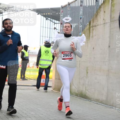 08.12.2024 - St. Pauli X-Mass-Run No. 14 H.Heesch http://msf.ph/oto/7498989 08.12.2024 10:02:22 Ziel 86, 2302, 2361, 2362, 2817, 2826, 2965, 3093, 1784, 2780, 2965, 3304 meine-sportfotos.de
