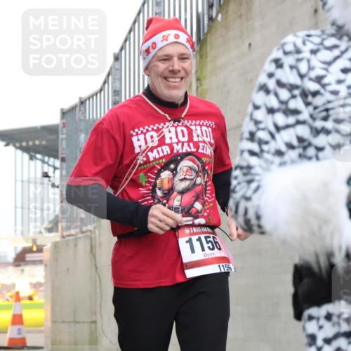 08.12.2024 - St. Pauli X-Mass-Run No. 14 H.Heesch http://msf.ph/oto/7498990 08.12.2024 10:09:18 Ziel 54, 930, 1156, 1159, 2205, 325, 1156, 1159 meine-sportfotos.de