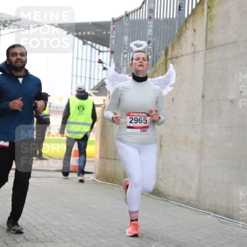 08.12.2024 - St. Pauli X-Mass-Run No. 14 H.Heesch http://msf.ph/oto/7499001 08.12.2024 10:02:22 Ziel 86, 2302, 2361, 2362, 2817, 2826, 2965, 3093, 1784, 2780, 2965, 3304 meine-sportfotos.de