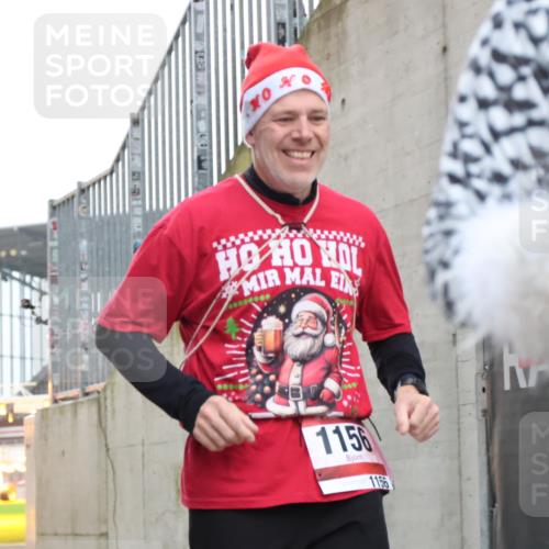 08.12.2024 - St. Pauli X-Mass-Run No. 14 H.Heesch http://msf.ph/oto/7499004 08.12.2024 10:09:18 Ziel 54, 930, 1156, 1159, 2205, 325, 1156, 1159 meine-sportfotos.de