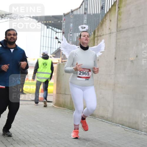 08.12.2024 - St. Pauli X-Mass-Run No. 14 H.Heesch http://msf.ph/oto/7499010 08.12.2024 10:02:22 Ziel 86, 2302, 2361, 2362, 2817, 2826, 2965, 3093, 1784, 2780, 2965, 3304 meine-sportfotos.de