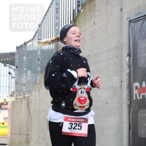 08.12.2024 - St. Pauli X-Mass-Run No. 14 H.Heesch http://msf.ph/oto/7499092 08.12.2024 10:09:22 Ziel 325, 930, 1156, 1159, 2205, 325, 2749, 2752 meine-sportfotos.de
