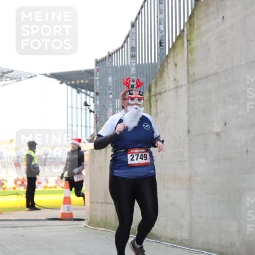 08.12.2024 - St. Pauli X-Mass-Run No. 14 H.Heesch http://msf.ph/oto/7499254 08.12.2024 10:09:28 Ziel 325, 930, 1156, 1159, 2205, 2752, 343, 2749, 2752 meine-sportfotos.de