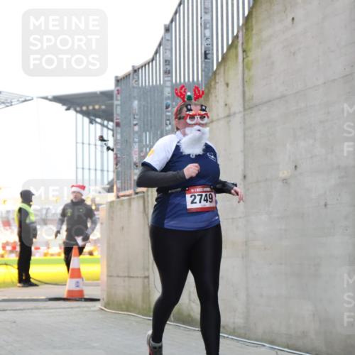 08.12.2024 - St. Pauli X-Mass-Run No. 14 H.Heesch http://msf.ph/oto/7499266 08.12.2024 10:09:29 Ziel 325, 930, 1156, 1159, 2205, 2749, 2752, 343, 2749, 2752 meine-sportfotos.de