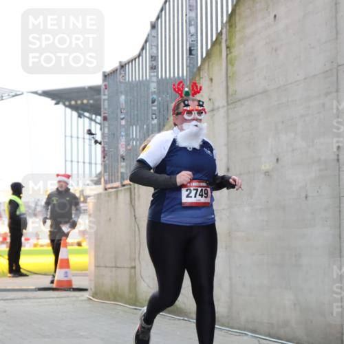 08.12.2024 - St. Pauli X-Mass-Run No. 14 H.Heesch http://msf.ph/oto/7499274 08.12.2024 10:09:29 Ziel 325, 930, 1156, 1159, 2205, 2749, 2752, 343, 2749, 2752 meine-sportfotos.de