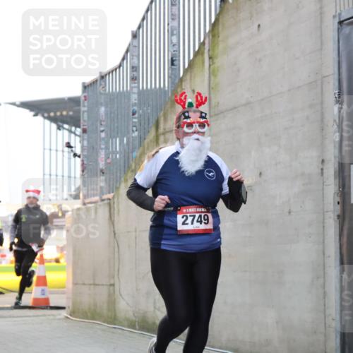 08.12.2024 - St. Pauli X-Mass-Run No. 14 H.Heesch http://msf.ph/oto/7499290 08.12.2024 10:09:29 Ziel 325, 930, 1156, 1159, 2205, 2749, 2752, 343, 2749, 2752 meine-sportfotos.de