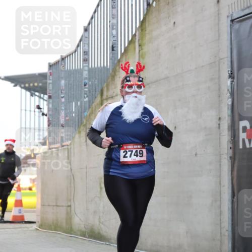 08.12.2024 - St. Pauli X-Mass-Run No. 14 H.Heesch http://msf.ph/oto/7499297 08.12.2024 10:09:29 Ziel 325, 930, 1156, 1159, 2205, 2749, 2752, 343, 2749, 2752 meine-sportfotos.de