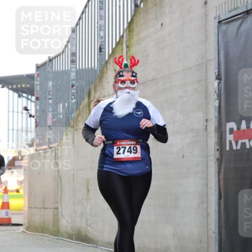08.12.2024 - St. Pauli X-Mass-Run No. 14 H.Heesch http://msf.ph/oto/7499304 08.12.2024 10:09:29 Ziel 325, 930, 1156, 1159, 2205, 2749, 2752, 343, 2749, 2752 meine-sportfotos.de