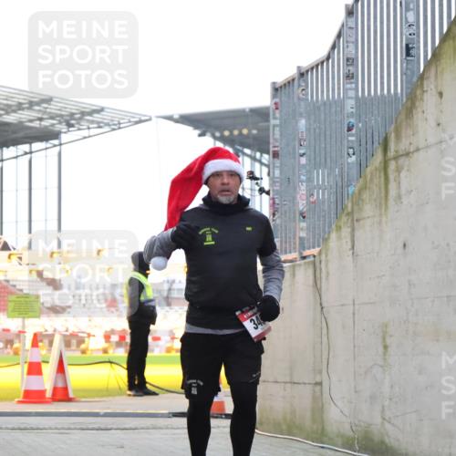 08.12.2024 - St. Pauli X-Mass-Run No. 14 H.Heesch http://msf.ph/oto/7499342 08.12.2024 10:09:31 Ziel 325, 1156, 2749, 2752, 343, 2749 meine-sportfotos.de