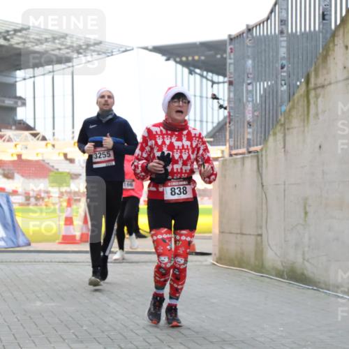 08.12.2024 - St. Pauli X-Mass-Run No. 14 H.Heesch http://msf.ph/oto/7499351 08.12.2024 10:02:34 Ziel 588, 838, 1784, 2780, 2965, 3304, 838, 3255 meine-sportfotos.de