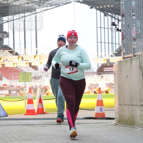 08.12.2024 - St. Pauli X-Mass-Run No. 14 H.Heesch http://msf.ph/oto/7499396 08.12.2024 10:09:41 Ziel 343, 2749, 2752, 12, 891 meine-sportfotos.de
