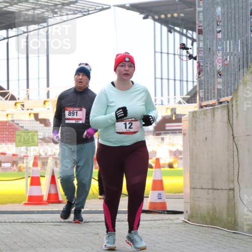 08.12.2024 - St. Pauli X-Mass-Run No. 14 H.Heesch http://msf.ph/oto/7499426 08.12.2024 10:09:41 Ziel 343, 2749, 2752, 12, 891 meine-sportfotos.de
