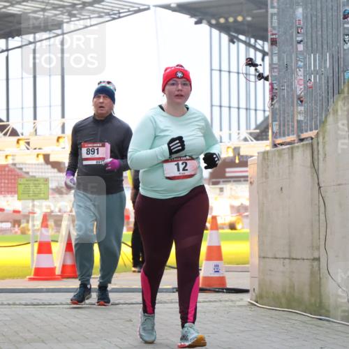 08.12.2024 - St. Pauli X-Mass-Run No. 14 H.Heesch http://msf.ph/oto/7499434 08.12.2024 10:09:41 Ziel 343, 2749, 2752, 12, 891 meine-sportfotos.de