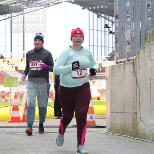 08.12.2024 - St. Pauli X-Mass-Run No. 14 H.Heesch http://msf.ph/oto/7499441 08.12.2024 10:09:41 Ziel 343, 2749, 2752, 12, 891 meine-sportfotos.de
