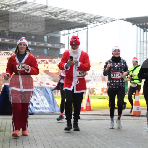 08.12.2024 - St. Pauli X-Mass-Run No. 14 H.Heesch http://msf.ph/oto/7499535 08.12.2024 10:02:53 Ziel 479, 187, 604, 609, 1275, 2211, 2334, 2371, 2898 meine-sportfotos.de