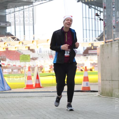 08.12.2024 - St. Pauli X-Mass-Run No. 14 H.Heesch http://msf.ph/oto/7499593 08.12.2024 10:09:48 Ziel 12, 891, 152 meine-sportfotos.de