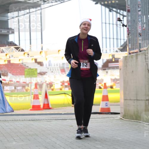 08.12.2024 - St. Pauli X-Mass-Run No. 14 H.Heesch http://msf.ph/oto/7499609 08.12.2024 10:09:49 Ziel 12, 891, 152 meine-sportfotos.de