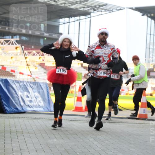 08.12.2024 - St. Pauli X-Mass-Run No. 14 H.Heesch http://msf.ph/oto/7499971 08.12.2024 10:03:02 Ziel 187, 604, 609, 1275, 2211, 2334, 2371, 2898, 1018, 2426, 3104, 3105 meine-sportfotos.de