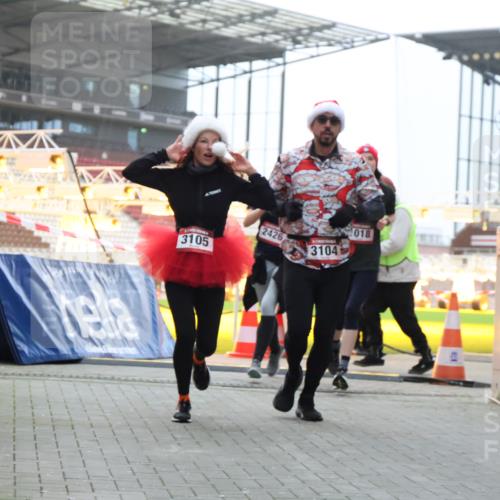 08.12.2024 - St. Pauli X-Mass-Run No. 14 H.Heesch http://msf.ph/oto/7499994 08.12.2024 10:03:02 Ziel 187, 604, 609, 1275, 2211, 2334, 2371, 2898, 1018, 2426, 3104, 3105 meine-sportfotos.de