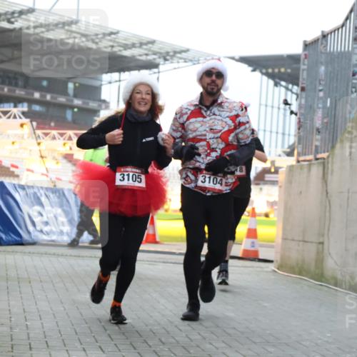 08.12.2024 - St. Pauli X-Mass-Run No. 14 H.Heesch http://msf.ph/oto/7500085 08.12.2024 10:03:03 Ziel 187, 604, 609, 1275, 2211, 2334, 2371, 2898, 345, 349, 1018, 2426, 3104, 3105 meine-sportfotos.de