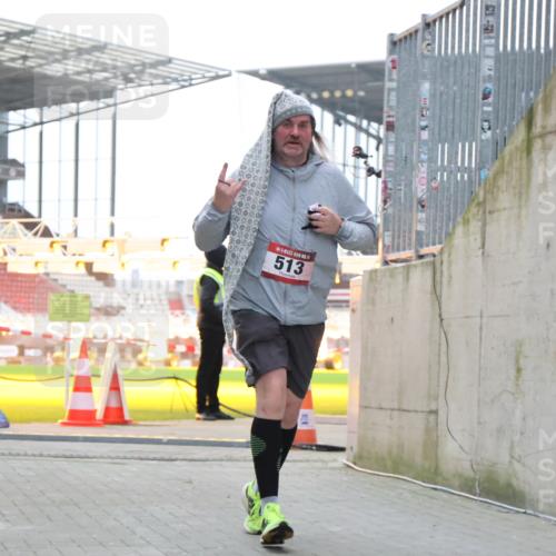 08.12.2024 - St. Pauli X-Mass-Run No. 14 H.Heesch http://msf.ph/oto/7500087 08.12.2024 10:10:06 Ziel 152, 1227, 2210, 2951, 290, 361, 513 meine-sportfotos.de