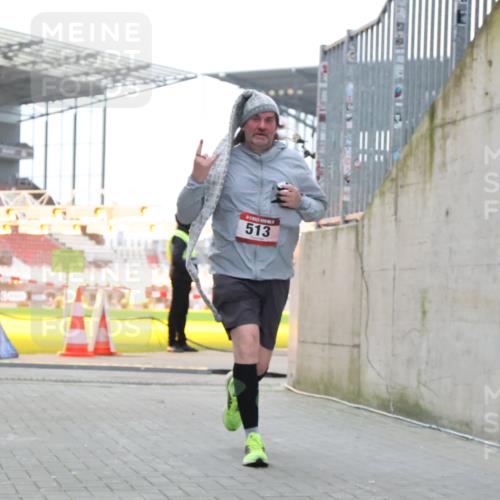 08.12.2024 - St. Pauli X-Mass-Run No. 14 H.Heesch http://msf.ph/oto/7500105 08.12.2024 10:10:06 Ziel 152, 1227, 2210, 2951, 290, 361, 513 meine-sportfotos.de