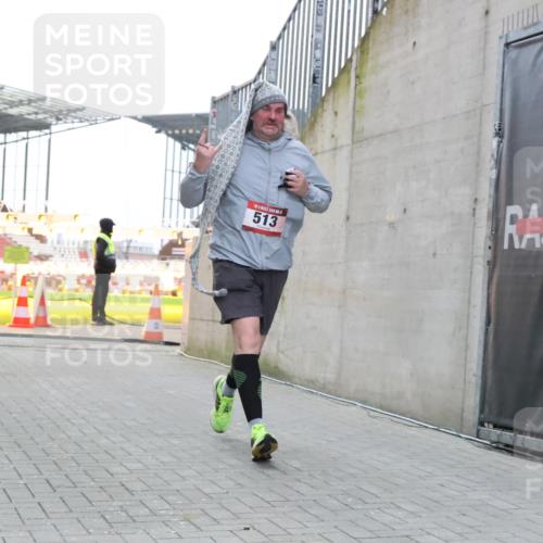 08.12.2024 - St. Pauli X-Mass-Run No. 14 H.Heesch http://msf.ph/oto/7500186 08.12.2024 10:10:06 Ziel 152, 1227, 2210, 2951, 290, 361, 513 meine-sportfotos.de