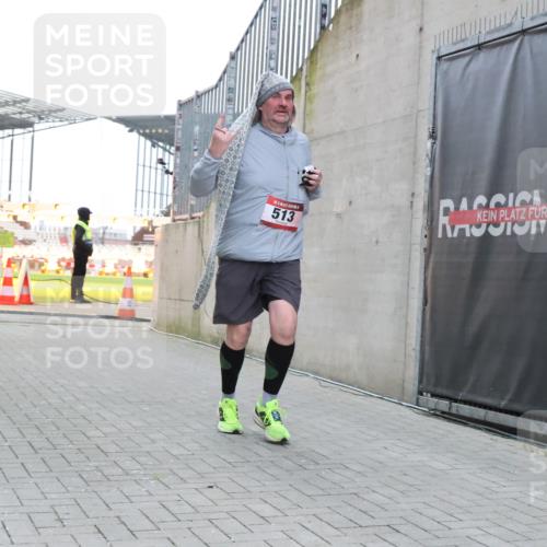 08.12.2024 - St. Pauli X-Mass-Run No. 14 H.Heesch http://msf.ph/oto/7500217 08.12.2024 10:10:07 Ziel 513, 1227, 2210, 2951, 290, 361, 513 meine-sportfotos.de