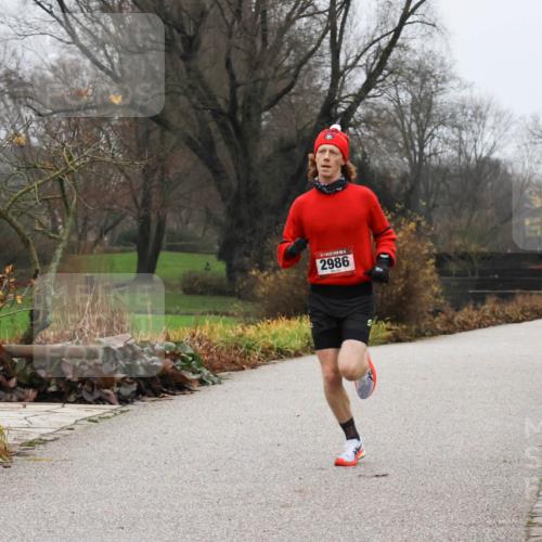 08.12.2024 - St. Pauli X-Mass-Run No. 14 Strokosch-Dieckow http://msf.ph/oto/7500505 08.12.2024 09:42:01 Laufen 2986 meine-sportfotos.de