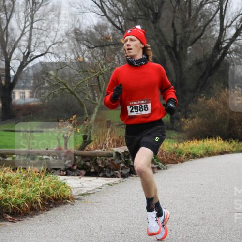 08.12.2024 - St. Pauli X-Mass-Run No. 14 Strokosch-Dieckow http://msf.ph/oto/7500509 08.12.2024 09:42:02 Laufen 14, 2986, 3 meine-sportfotos.de