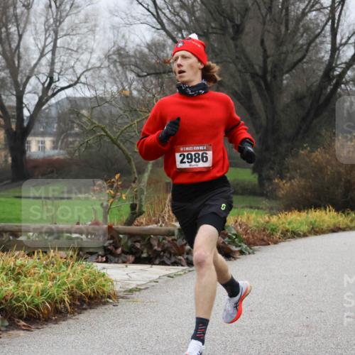 08.12.2024 - St. Pauli X-Mass-Run No. 14 Strokosch-Dieckow http://msf.ph/oto/7500515 08.12.2024 09:42:02 Laufen 14, 2986 meine-sportfotos.de