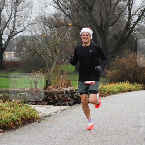 08.12.2024 - St. Pauli X-Mass-Run No. 14 Strokosch-Dieckow http://msf.ph/oto/7500539 08.12.2024 09:42:21 Laufen  meine-sportfotos.de