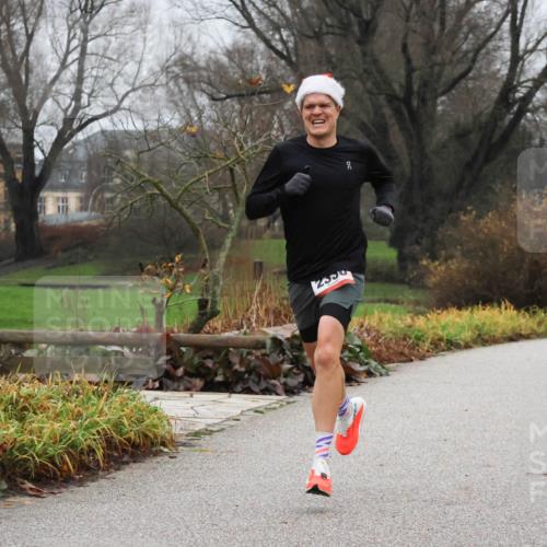 08.12.2024 - St. Pauli X-Mass-Run No. 14 Strokosch-Dieckow http://msf.ph/oto/7500546 08.12.2024 09:42:21 Laufen  meine-sportfotos.de