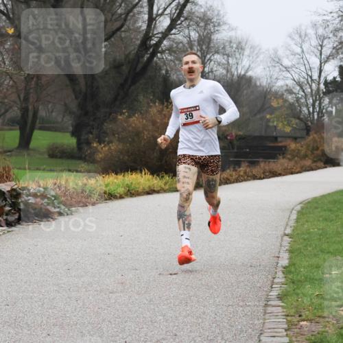 08.12.2024 - St. Pauli X-Mass-Run No. 14 Strokosch-Dieckow http://msf.ph/oto/7500548 08.12.2024 09:42:31 Laufen 39 meine-sportfotos.de