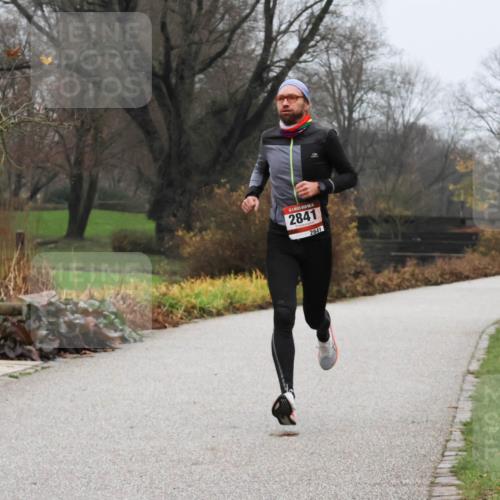 08.12.2024 - St. Pauli X-Mass-Run No. 14 Strokosch-Dieckow http://msf.ph/oto/7500576 08.12.2024 09:43:17 Laufen 2841, 2841 meine-sportfotos.de