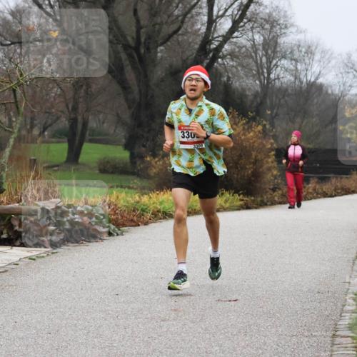 08.12.2024 - St. Pauli X-Mass-Run No. 14 Strokosch-Dieckow http://msf.ph/oto/7500579 08.12.2024 09:43:28 Laufen 330, 3309 meine-sportfotos.de
