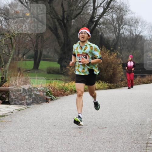 08.12.2024 - St. Pauli X-Mass-Run No. 14 Strokosch-Dieckow http://msf.ph/oto/7500582 08.12.2024 09:43:28 Laufen 3309 meine-sportfotos.de