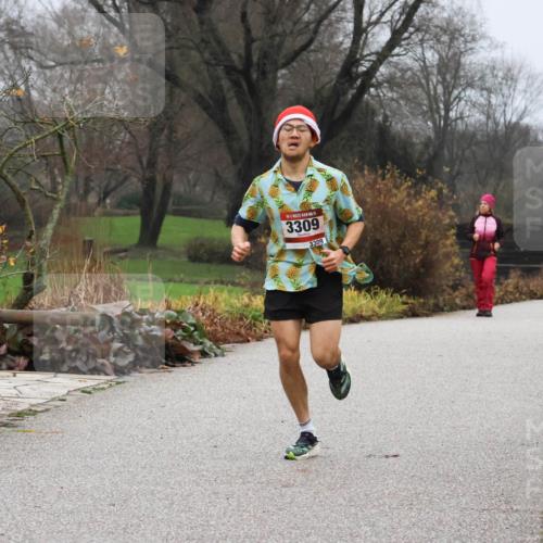 08.12.2024 - St. Pauli X-Mass-Run No. 14 Strokosch-Dieckow http://msf.ph/oto/7500589 08.12.2024 09:43:28 Laufen 14, 3309, 3309 meine-sportfotos.de