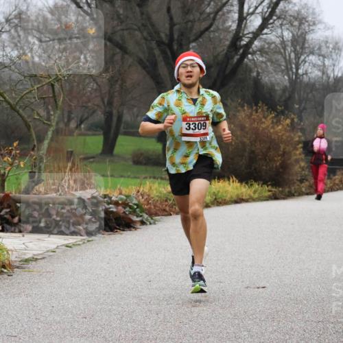 08.12.2024 - St. Pauli X-Mass-Run No. 14 Strokosch-Dieckow http://msf.ph/oto/7500597 08.12.2024 09:43:28 Laufen 3309, 3309 meine-sportfotos.de