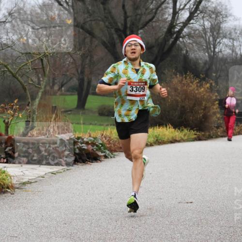 08.12.2024 - St. Pauli X-Mass-Run No. 14 Strokosch-Dieckow http://msf.ph/oto/7500601 08.12.2024 09:43:28 Laufen 3309, 3309 meine-sportfotos.de