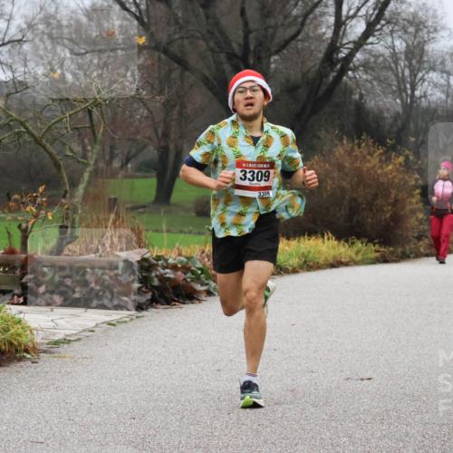 08.12.2024 - St. Pauli X-Mass-Run No. 14 Strokosch-Dieckow http://msf.ph/oto/7500603 08.12.2024 09:43:29 Laufen 14, 3309, 3309 meine-sportfotos.de